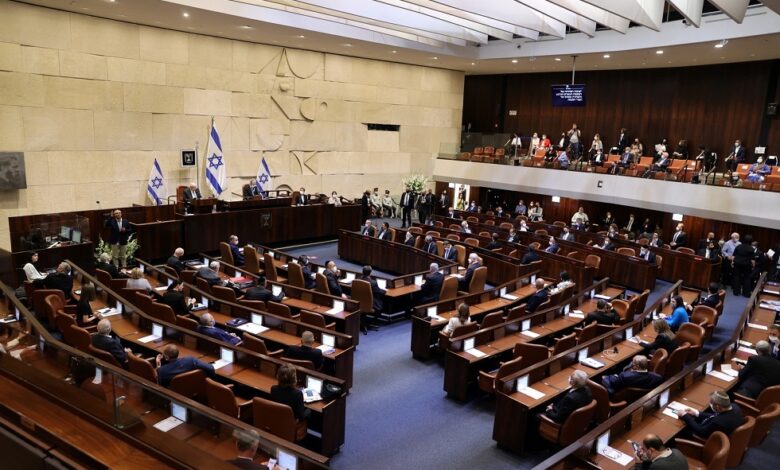الكنيست الإسرائيلي يقر قانونا بالسجن عاما لمن ينشر منشورات مؤيدة لـ"حماس"