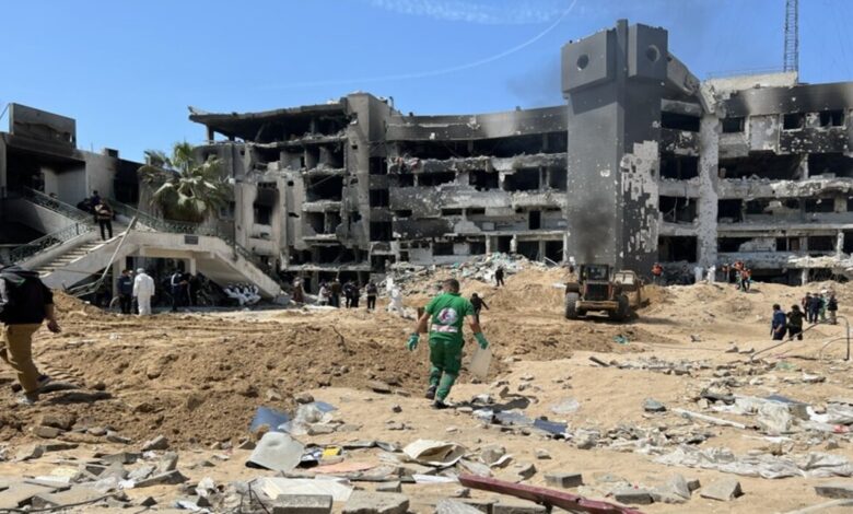 "حماس" تطالب المجتمع الدولي بمحاسبة فورية "لإسرائيل" بعد اكتشاف مقبرة جماعية في مجمع الشفاء الطبي