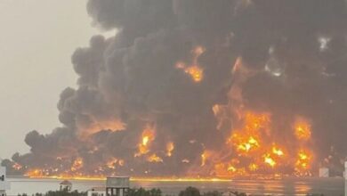 عدوان إسرائيلي على منشآت النفط في ميناء الحديدة.. وصنعاء: مستمرون تصاعدياً إسناداً لغزة